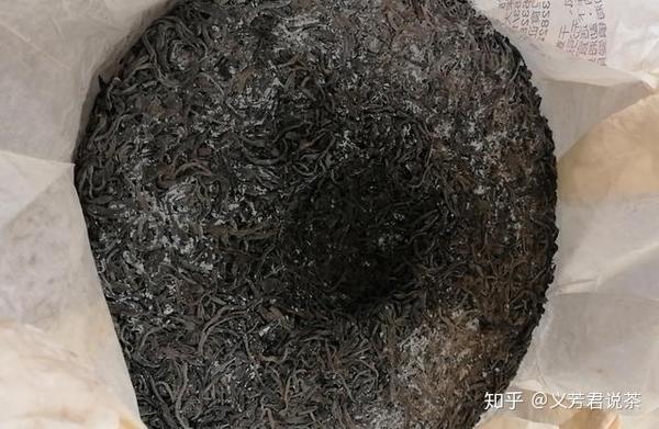 不用瞎担心!分清普洱茶"发霉"还是"白霜",只需读懂此文