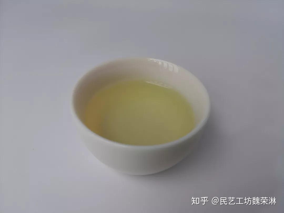 白茶汤色