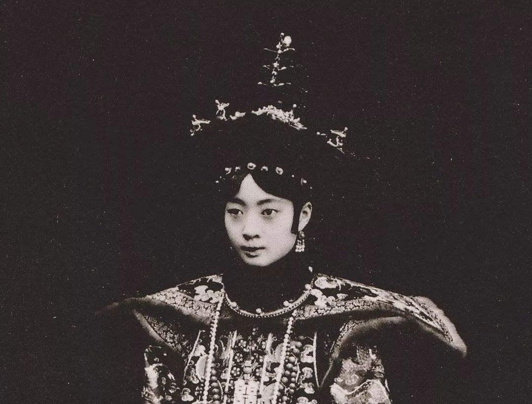 中国最后一位皇后:婉容-历史故事