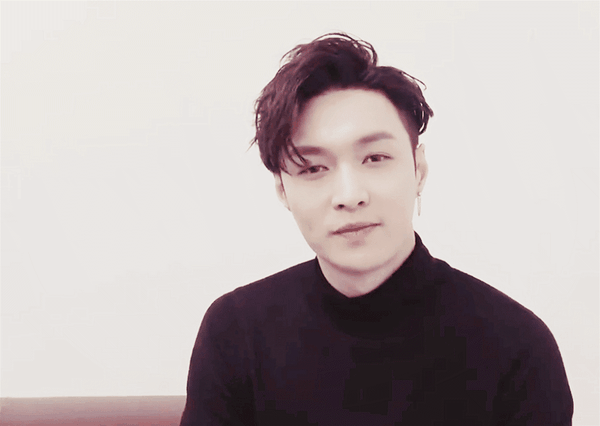 张艺兴的哪个照片/gif/视频让你觉得