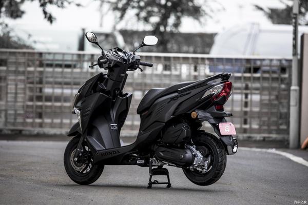 万元级小踏板绝佳之选新大洲本田裂行rx125