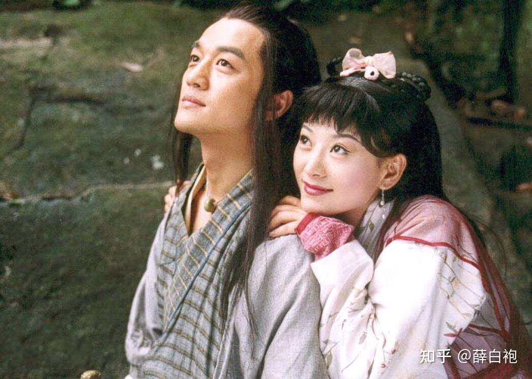 大师兄被囚禁后山,岳灵珊和劳德诺六猴等人玩不到一块去,过去都是大