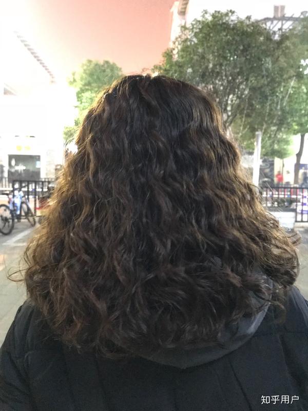 发量多烫羊毛卷是什么样子?会爆炸头吗?