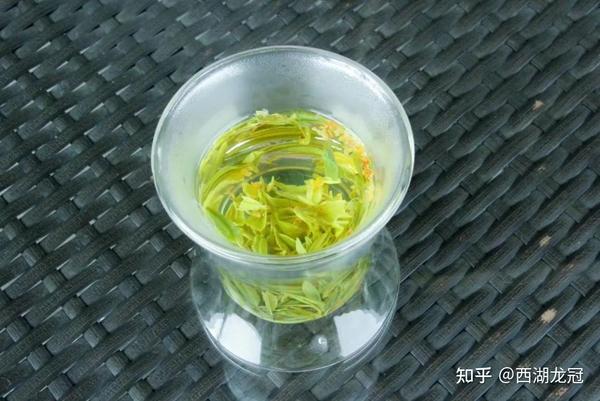 一杯龙井茶春茶茶汤里面有多少种味道?酸甜苦辣咸其实