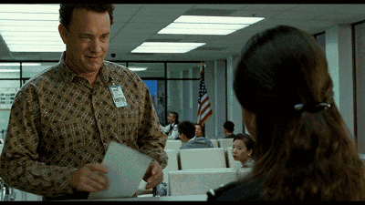 我在候机厅住了9个月还和漂亮空姐接了吻