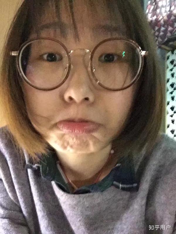 小眼睛大嘴巴塌鼻梁
