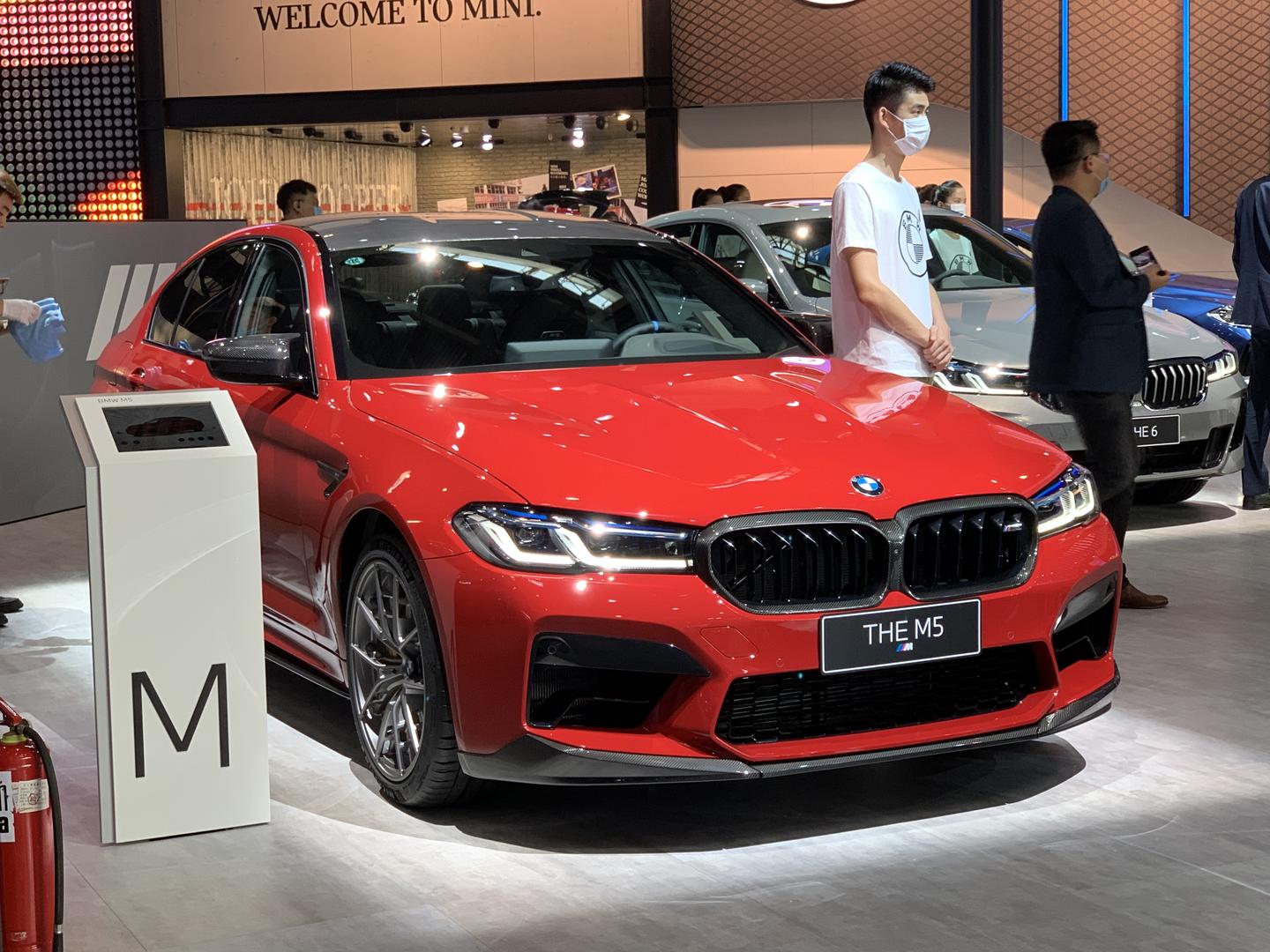 新款宝马m5北京车展上市,售价143.89万