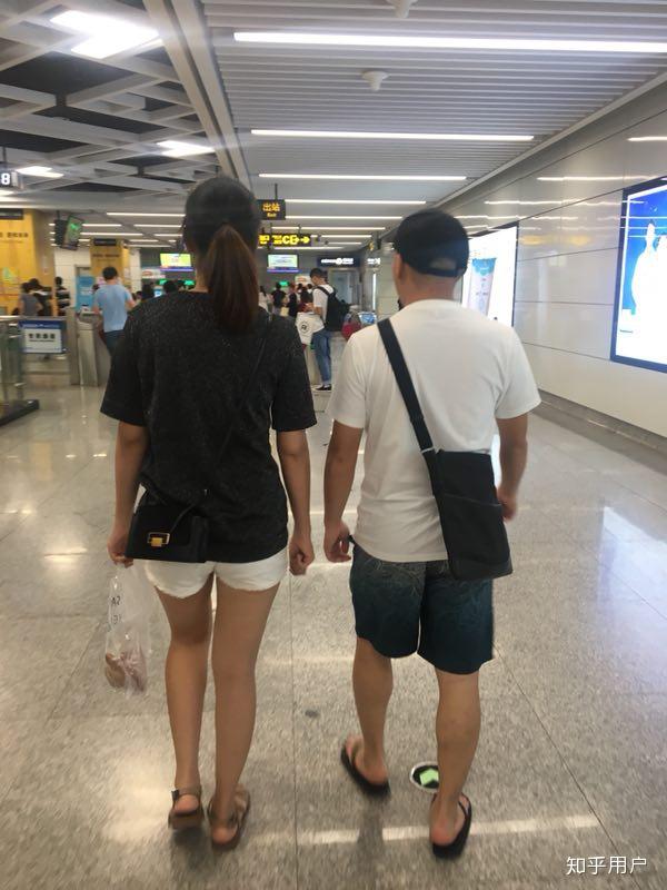 162和172身高差图片,162和178身高差图片 本人净身高163.当初我男朋友追我的时候骗我说他162!