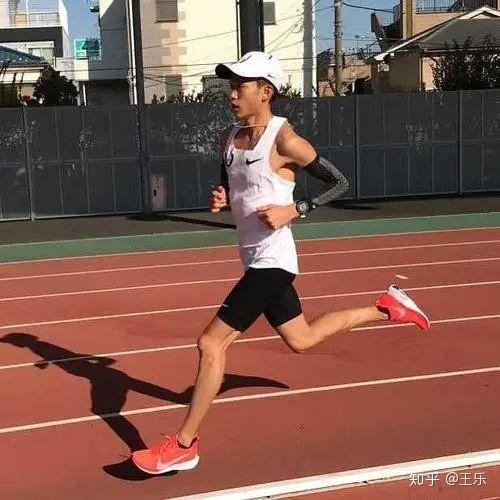 跑步露大腿撸铁脱上衣你做什么运动就会有什么身材