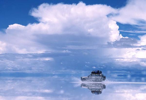 附一张"天空之镜"的美图