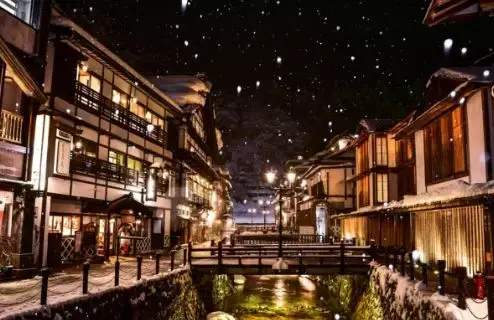 日本著名的温泉小镇,《千与千寻》中神隐之地的现实版