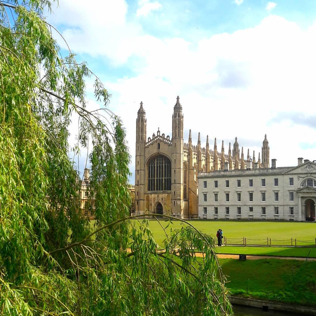 剑桥大学(university of cambridge)虽然牛津大学没有明确的成立日期