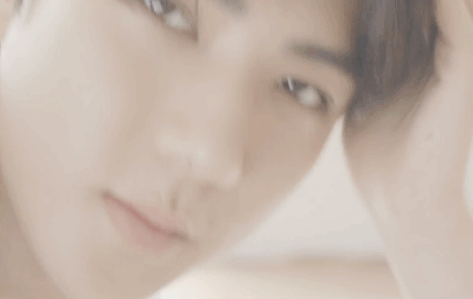 关于吴世勋的gif? - 知乎