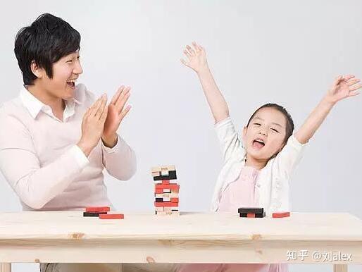 我们应该怎样夸孩子