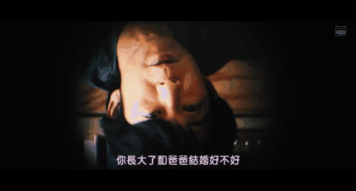 这样的四个流不出眼泪的孩子凑到一起做了一系列疯狂的事 便利店