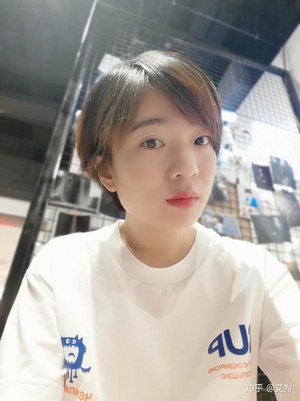 女生剪短发都会挺帅的啊,比如老阿姨我自己
