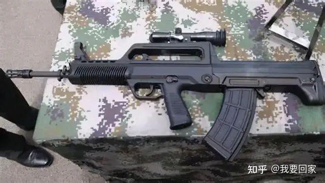 时至今日,我军装备了最新型的qbz-191式突击步枪.