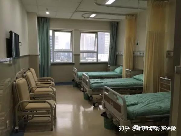 北京协和医院国际部 普通病房3-6人一间,加上陪护的家人,人数翻倍.