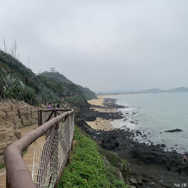 一家人驾驶爱车缤越打卡网红景点——漳州火山岛旅游景区