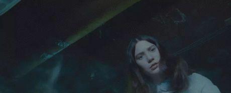 然而令她没想到的是,这个冰柜里竟藏着一个女人的头颅.
