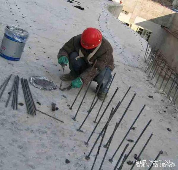 建筑工地上活干完了,甲方不给钱,还合法
