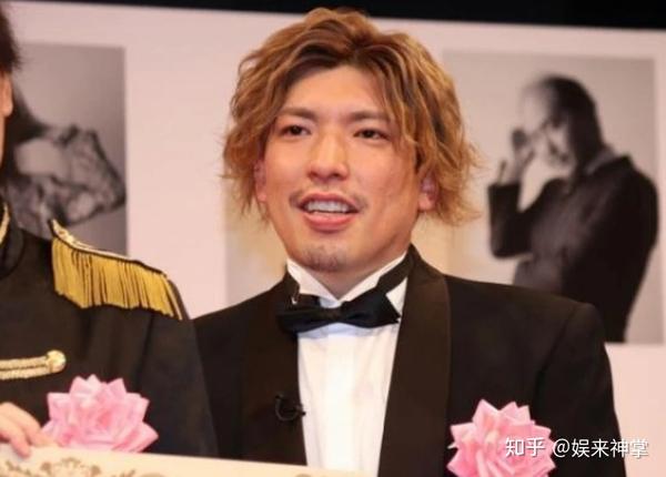 日本谐星撞脸乌鸦哥张耀扬相似度极高网友怀疑有故事