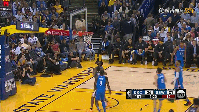 还是突破,你能看得出威少和库里的天赋差距,就突破而言.这球很难.