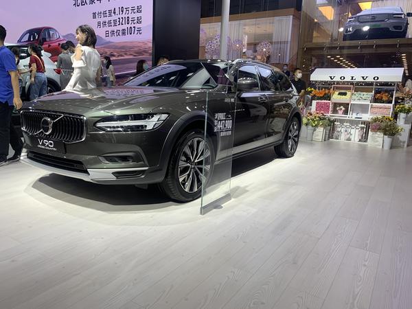 2020年广州车展沃尔沃v90为数不多的豪华旅行车颜值非常高
