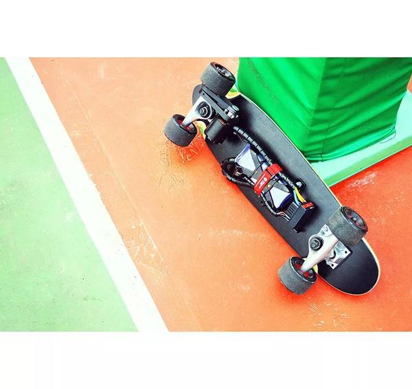 电动滑板 boosted board 的使用体验如何?