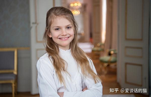 也是她和丹尼尔的第一个孩子,埃斯特拉公主hrh princess estelle