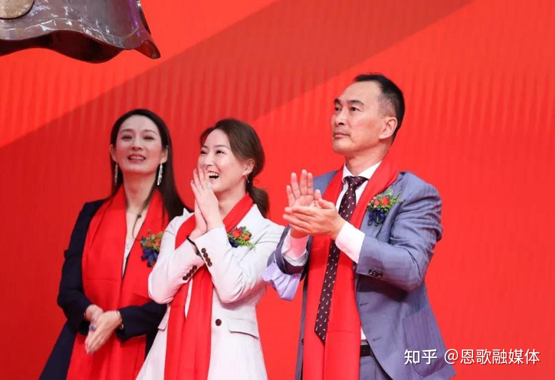 上海又杀出一匹“90后女黑马”：23岁当上“董秘”，31岁坐拥25亿