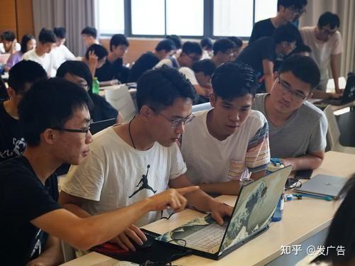 揭秘当代大学生生活现状大学生的懒是毕业即失业的导火索