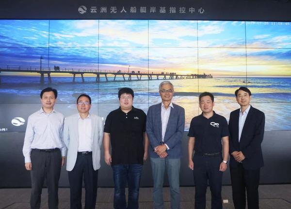 首席副校长倪明选一行来到云洲智能考察,云洲智能董事长张云飞,总经理