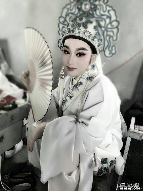 然后是越剧范派小生熊莲芬
