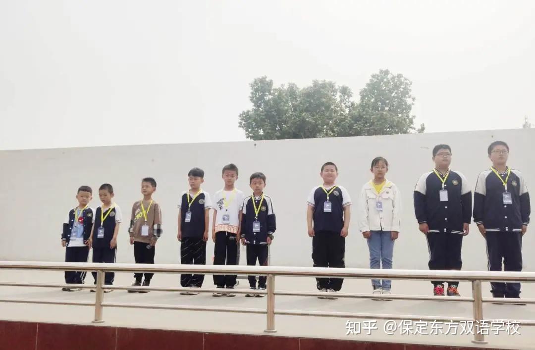 了一场"未来领袖"授牌仪式为了更好地鼓励孩子们自主学习东方双语学校