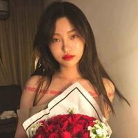 机车女神痞幼短裙照曝光不穿紧身衣沦落为路人模样