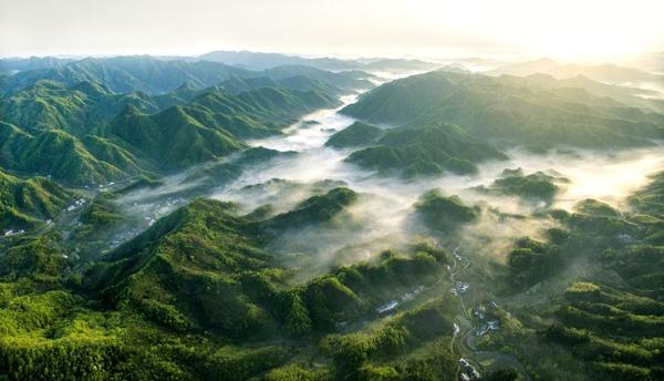 山岭全景