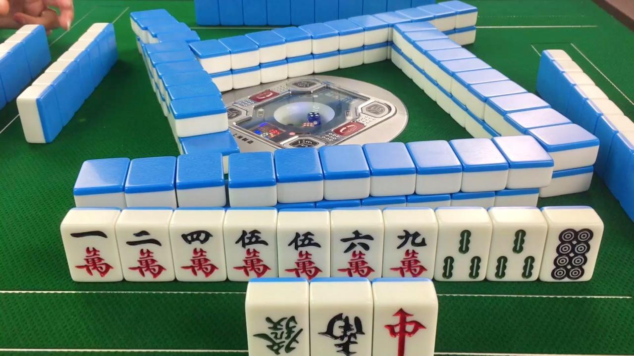 67关注麻将:听牌点了炮,麻将对局的惨痛经历,谁又没遇见过这种事呢