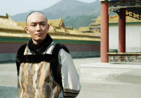 《甄嬛传》李东学饰演的果亲王