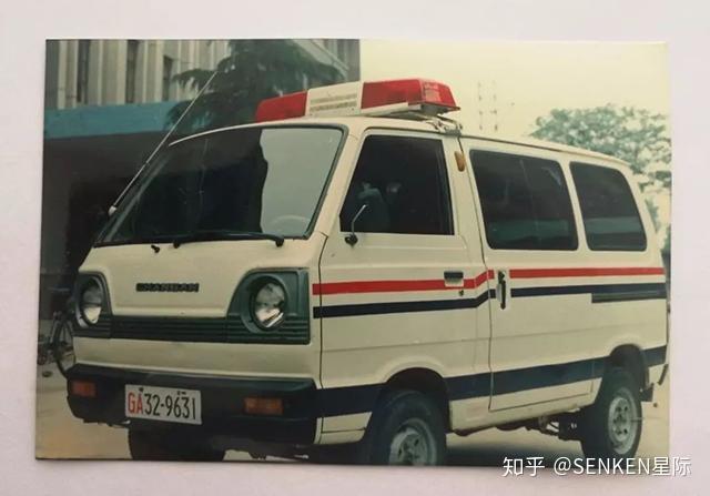 到了80年代,以北京吉普212为代表的四轮机动车,开始走进公安队伍中来