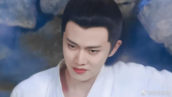 但是任嘉伦这段眼神戏,清爽不油腻,关键还很是撩人啊啊啊啊,陆大人,我