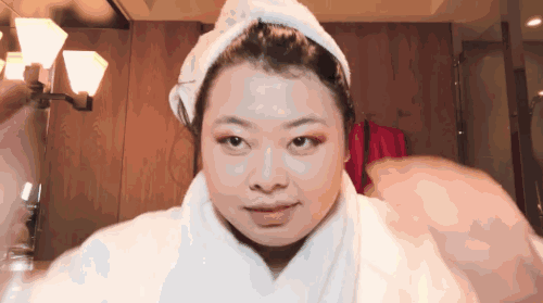 这两天天气变暖 很多小仙女都抑制不住内心的骚动 开始外出各种摆拍