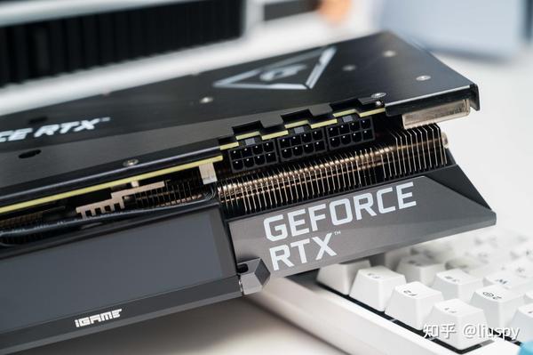 这一块七彩虹igame geforce rtx 3060 ti vulcan oc外观棱角分明,凌厉