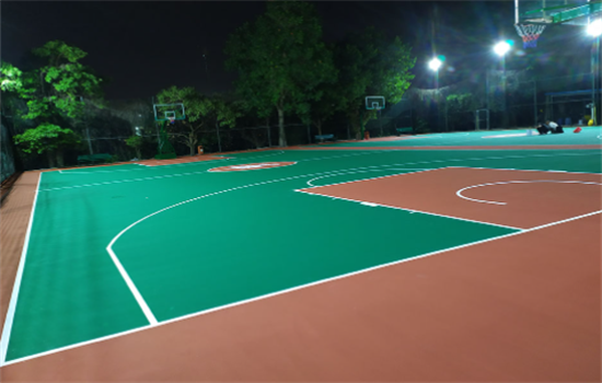 丙烯酸篮球场颜色都有些啥特点中心一般会用深色