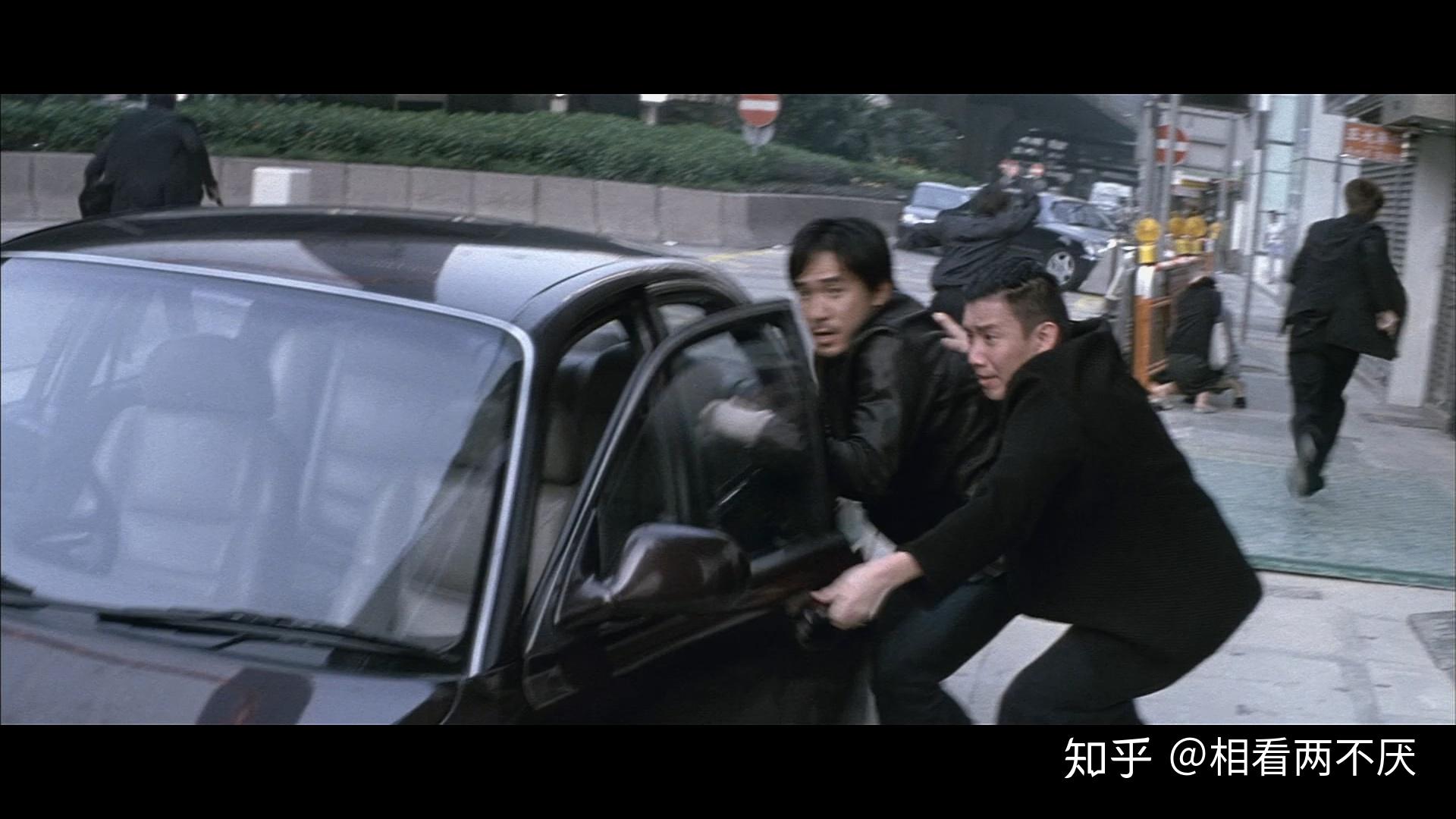 知道刚才有多险,你一去了按摩,不到十分钟,琛哥就吩咐我们出动去做事