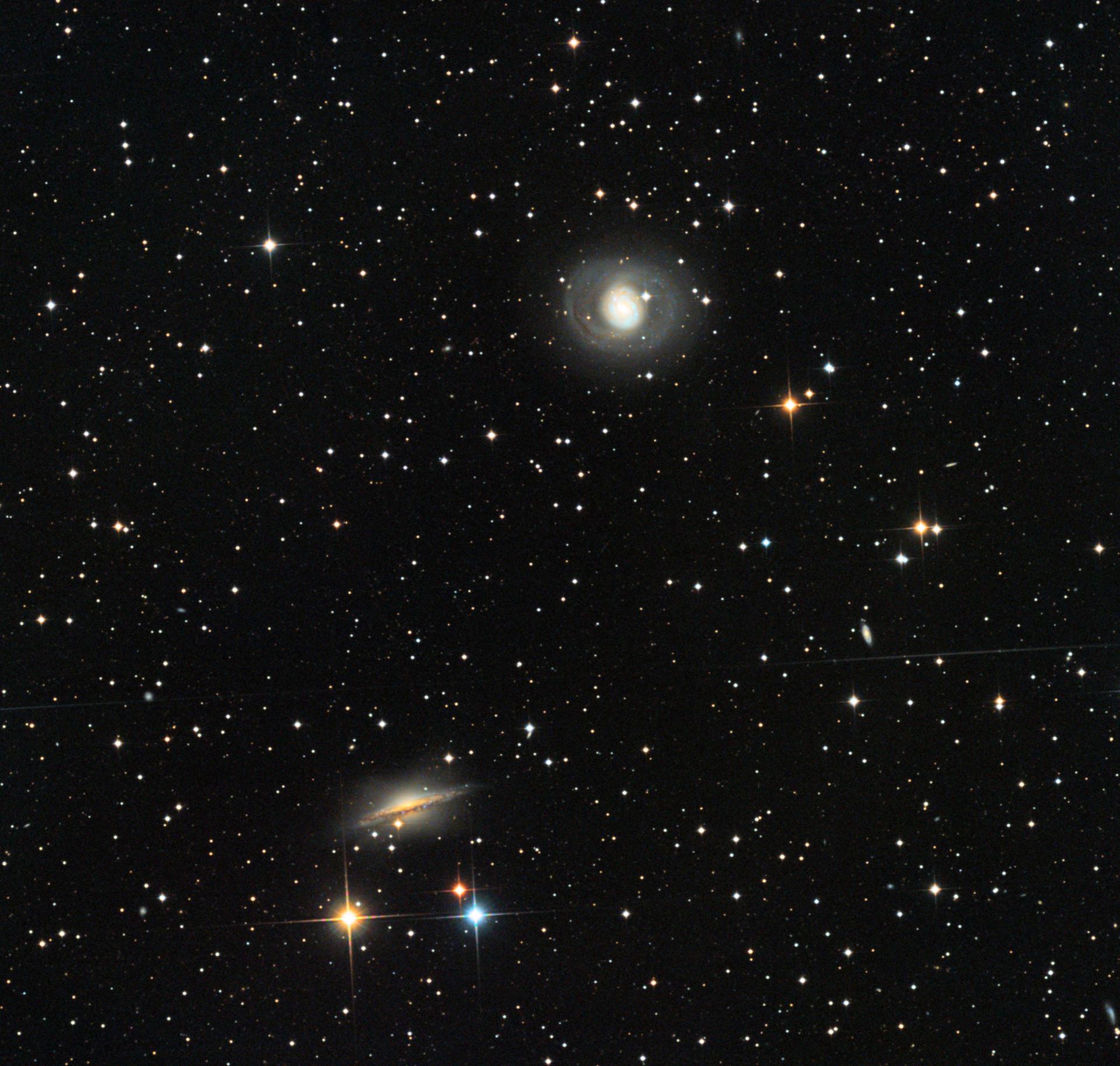 赶紧上山拍了两晚,m77本身是塞弗特活动星系,其下方是ngc1055,和草帽