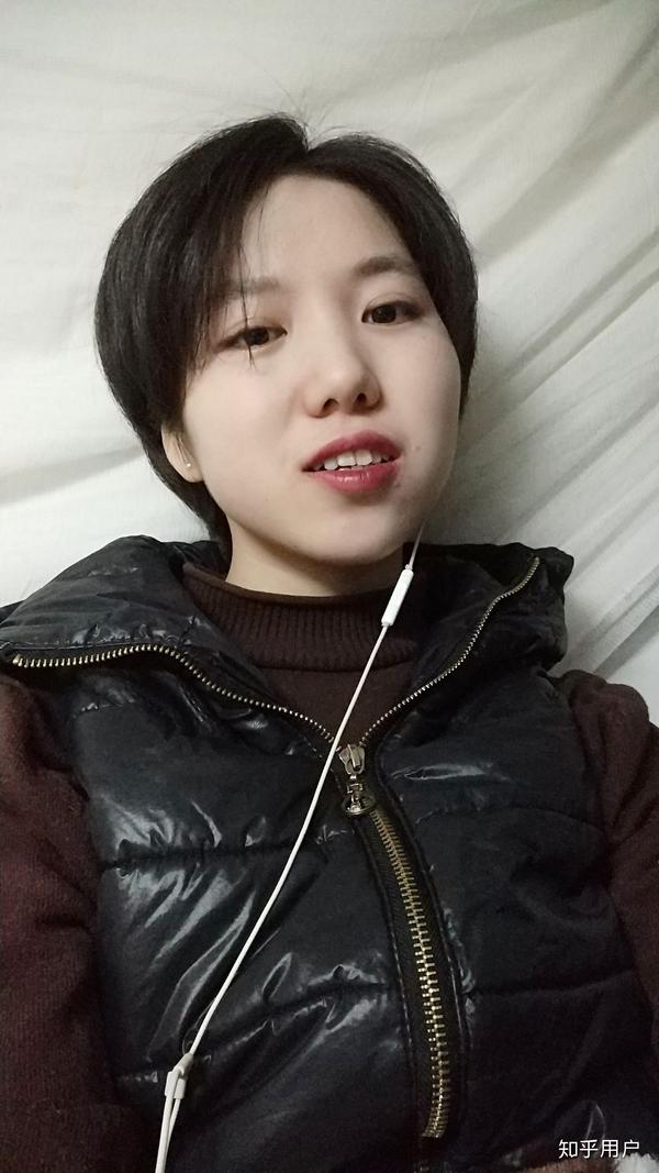 每一次剪短发都是一个期盼,希望自己坚强一点,不要再颓靡下去,能配得
