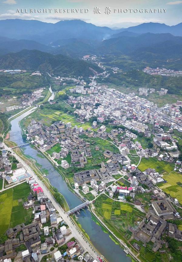 地点福建省永定区抚市镇抚溪土楼群