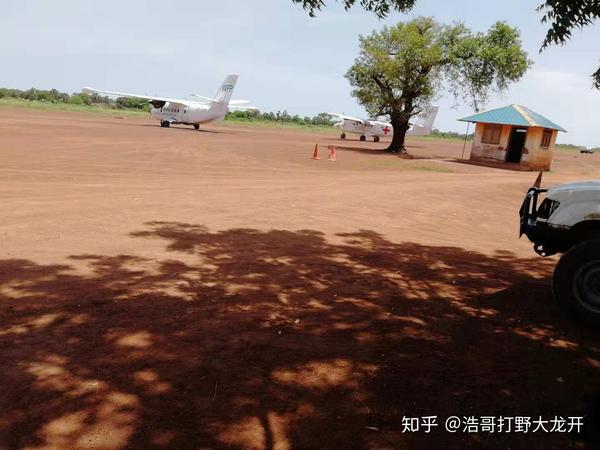 南苏丹朱巴机场,朋友发给我的,这张图给我留下了非洲贫穷的阴影.