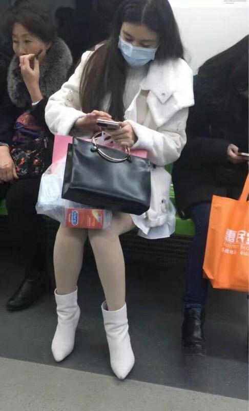 有没有女方买套套的情况,在恋爱初期女方买套套被侧目